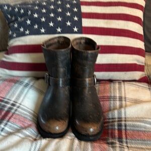 Frye Brown Heeled Boots with Rounded Toe and Rugged Leather